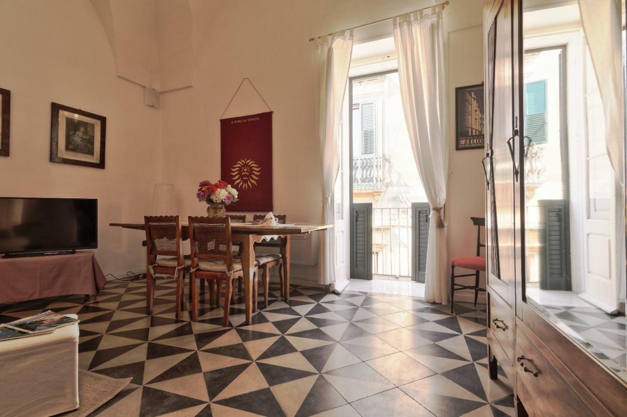 Slow Lecce - Old Town Apartment Sit Eksteriør bilde